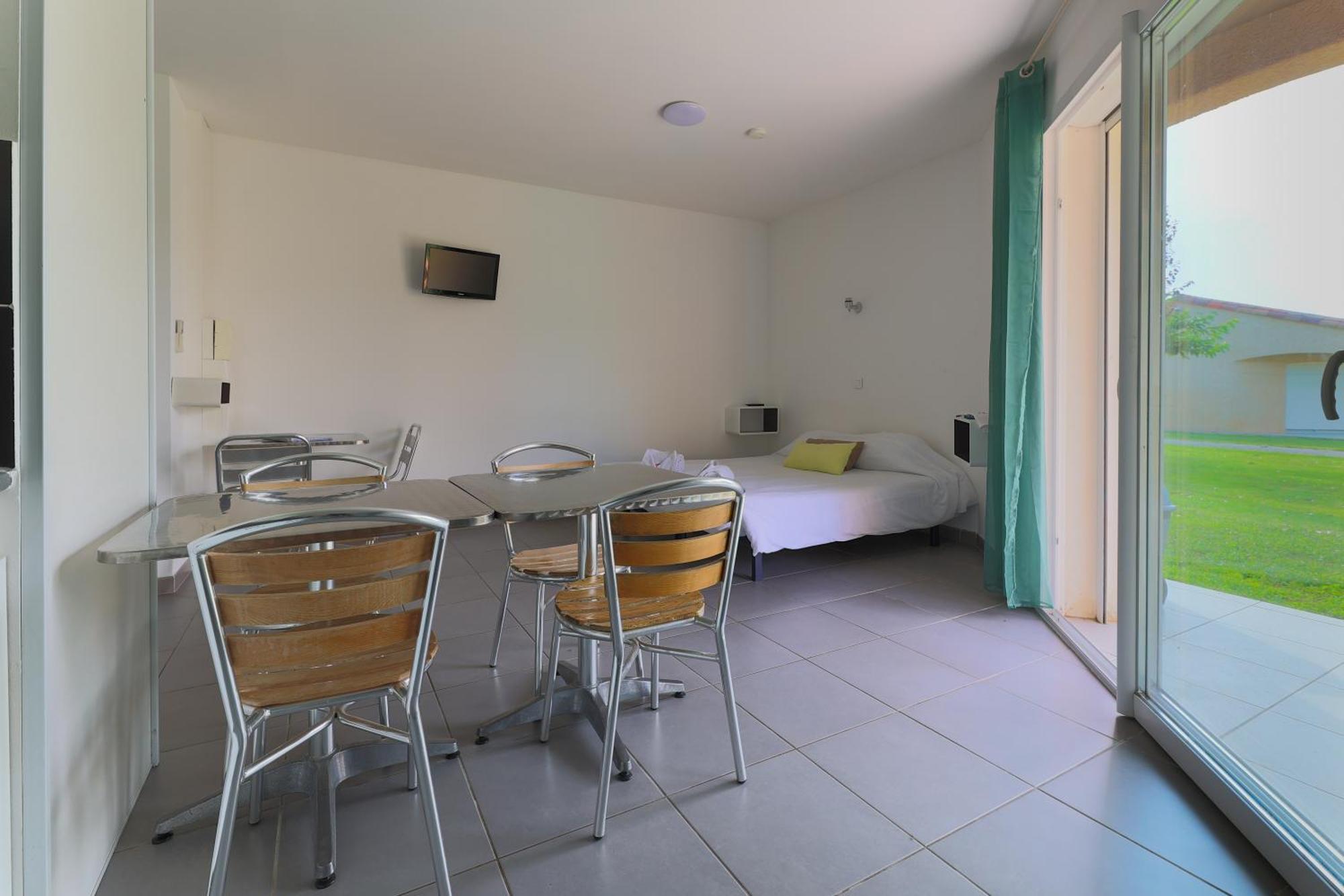 Park & Suites Village Gorges De L'Herault-Cevennes Brissac Ngoại thất bức ảnh