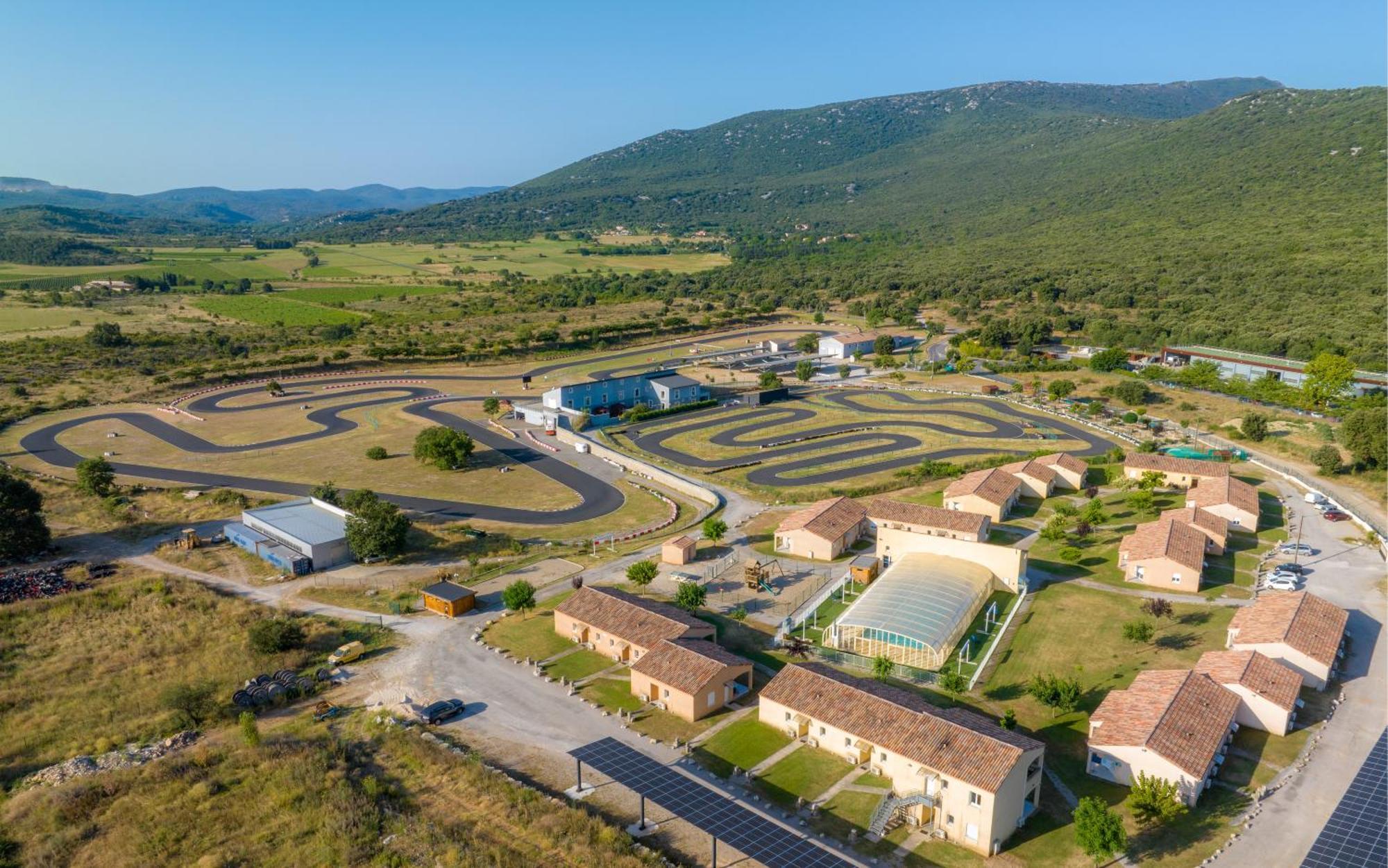 Park & Suites Village Gorges De L'Herault-Cevennes Brissac Ngoại thất bức ảnh