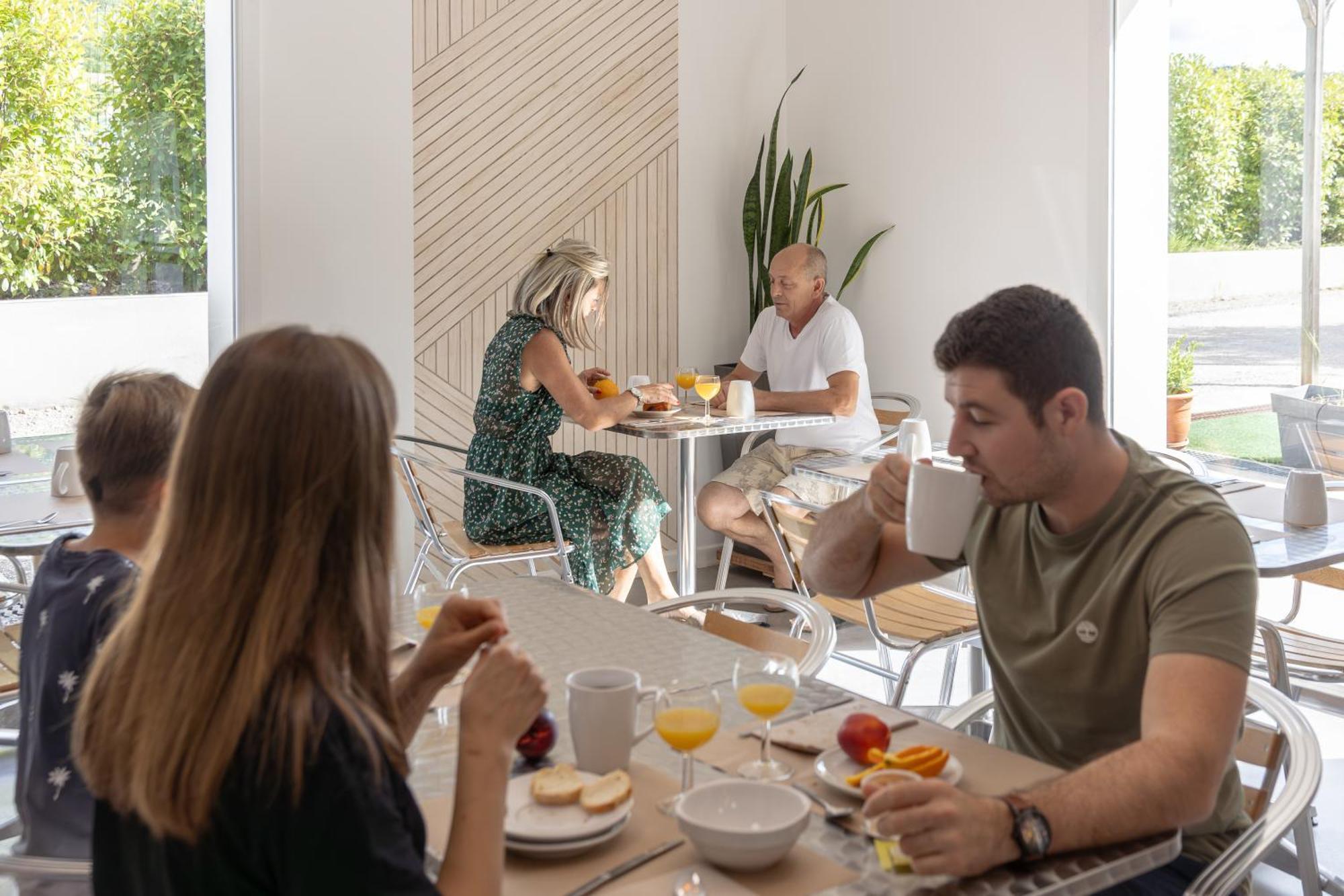 Park & Suites Village Gorges De L'Herault-Cevennes Brissac Ngoại thất bức ảnh